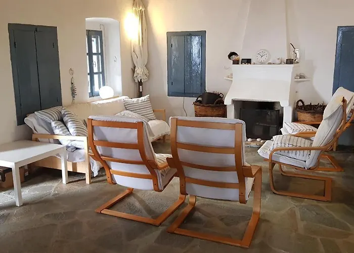 Lovely Traditionnal House With Sea View Tirósz