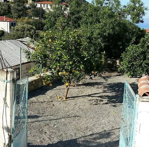 Lovely Traditionnal House With Sea View Tirósz