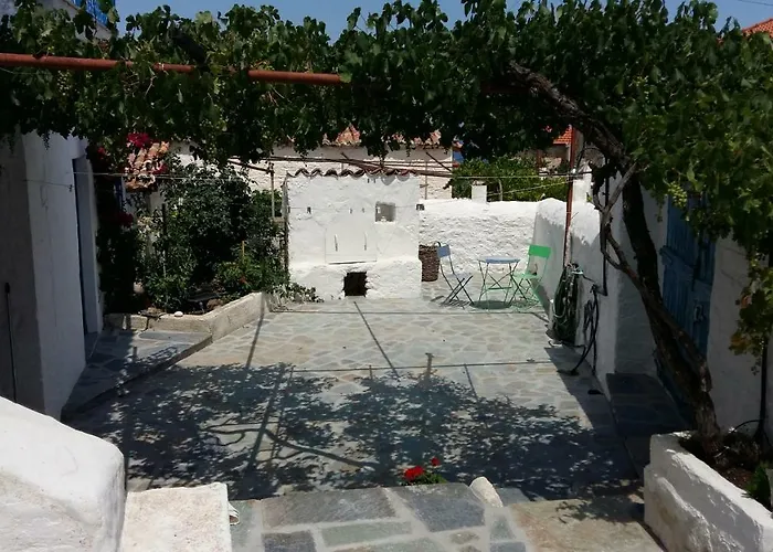 Lovely Traditionnal House With Sea View Nyaraló