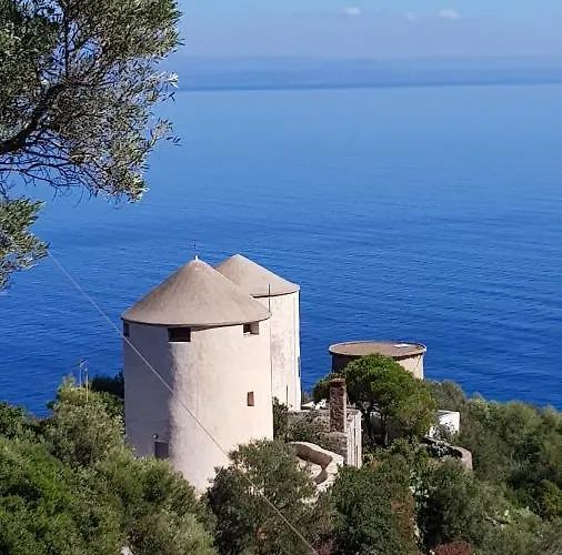 Lovely Traditionnal House With Sea View